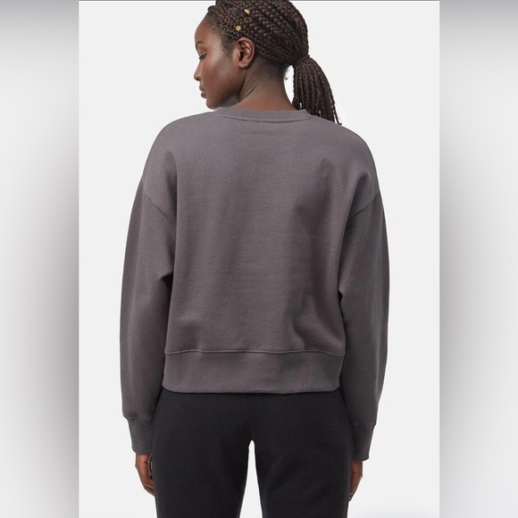 TENTREE WOMEN'S RECYCLED COTTON OVERSIZED CROPPED CREWNECK GRAPHITE - Picture 2 of 8